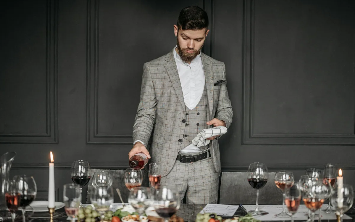 Maridaje de vinos y presentación de menú gourmet