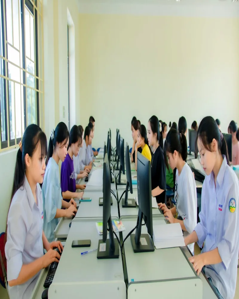 Laboratorio de informática con equipos modernos