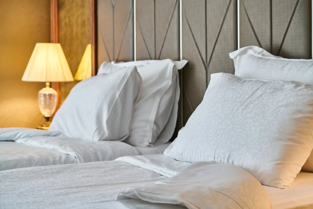 Servicio de conserjería y atención al huésped en hotel