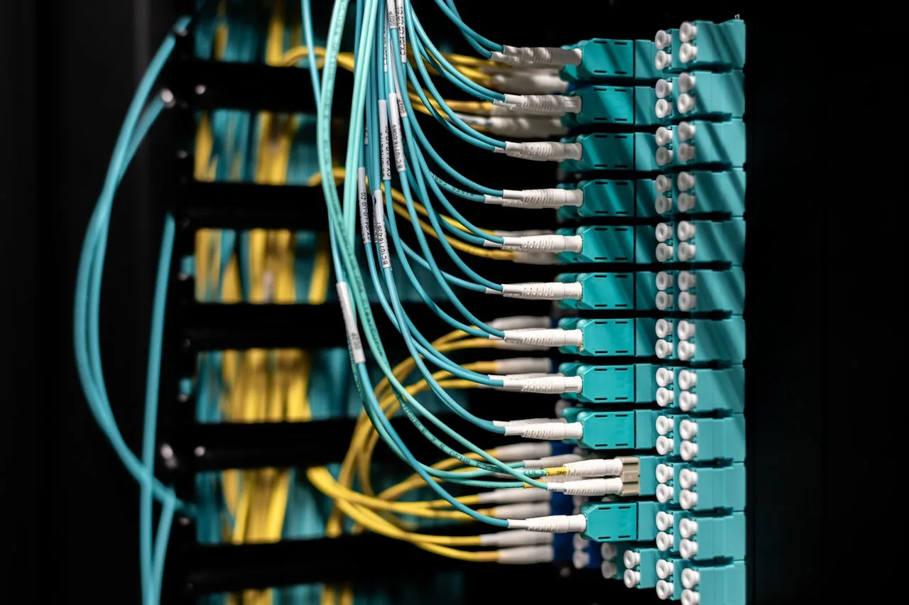 Herramientas de instalación de redes y cable de datos